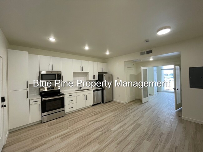 Building Photo - 311 E Lorene St