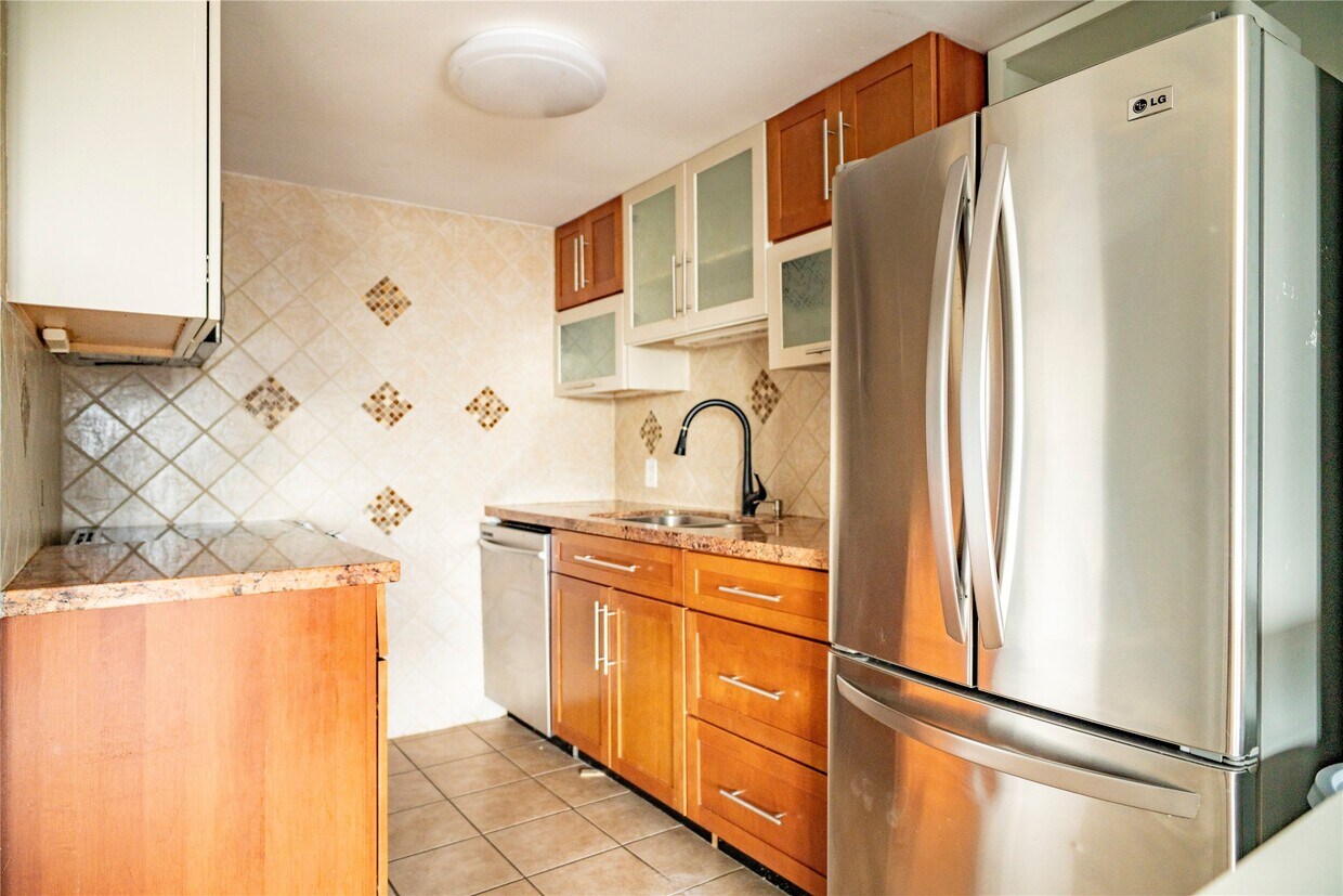 Building Photo - 7510 Hornwood Dr