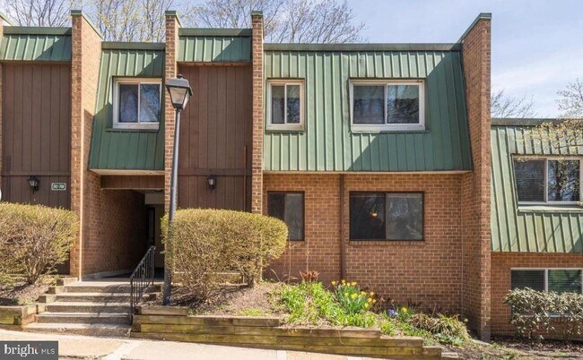 Foto del edificio - 707 Meadowview Ln