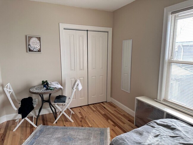 Foto del edificio - Brand New Gut-Reno Townhouse