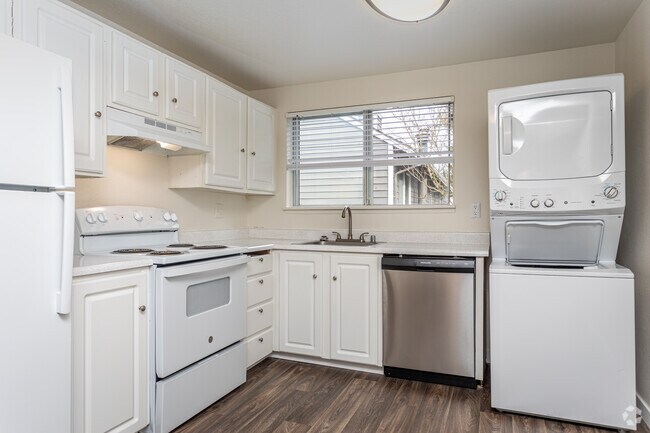 2HAB, 1BA - 788SF - MARINA CLUB