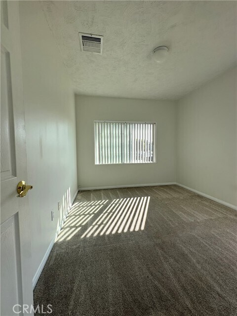 Foto del edificio - 347 N Barbara Ave