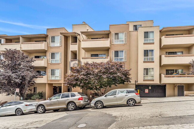 Building Photo - 55 Fairmount Ave