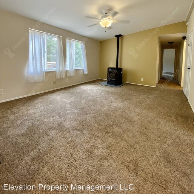 Building Photo - 3 br, 2 bath House - 60893 Duke Lane