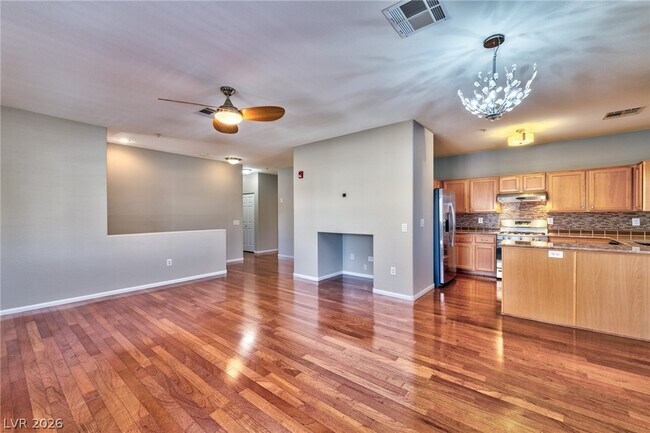 Foto del edificio - 7660 W Eldorado Ln