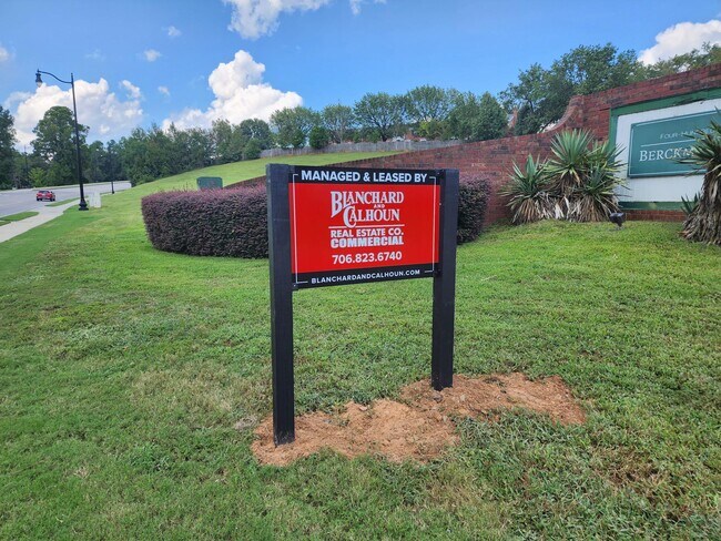 Building Photo - 414 Berckmans Rd