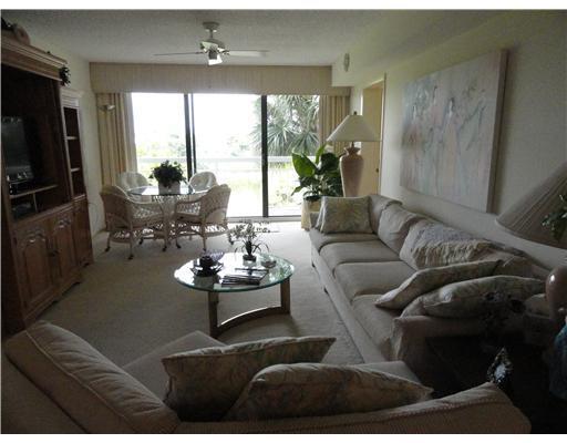 Foto del edificio - 2721 Village Blvd