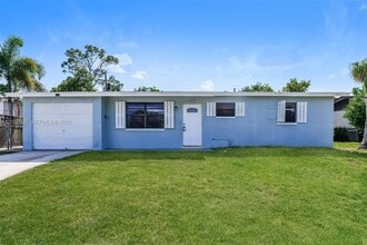 Building Photo - 1389 Meadowbrook Dr