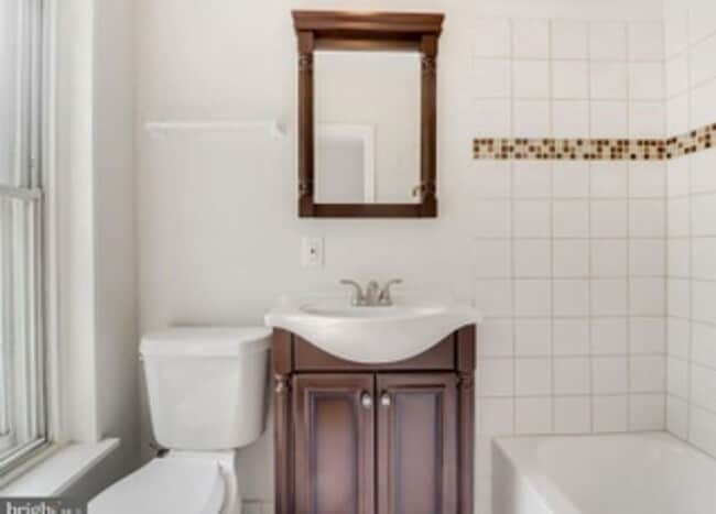 Building Photo - Beautiful studio in a great Manayunk location