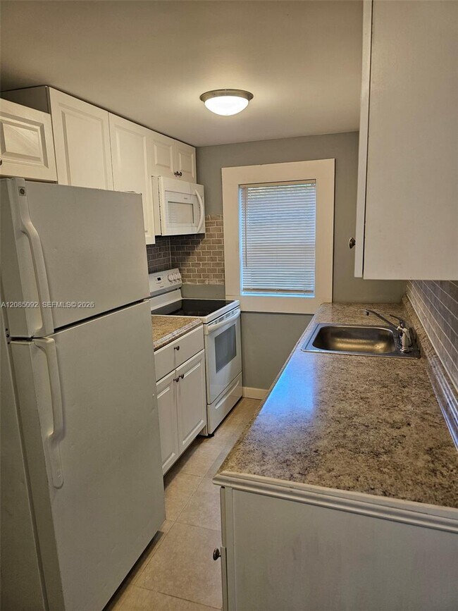 Foto del edificio - 807 SW 4th St