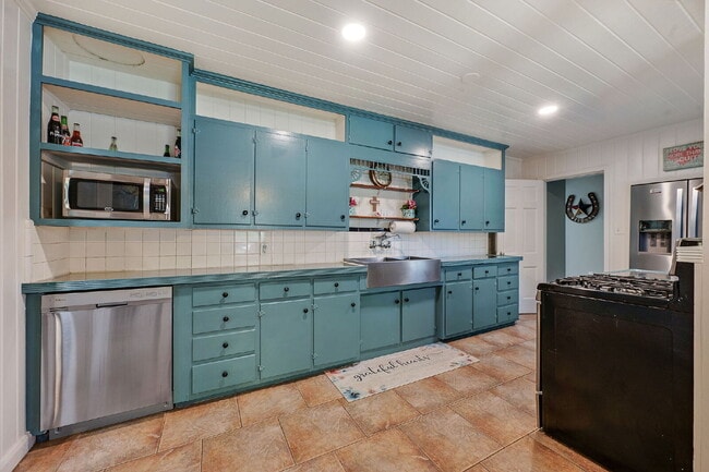 Building Photo - 1030 Walton Dr