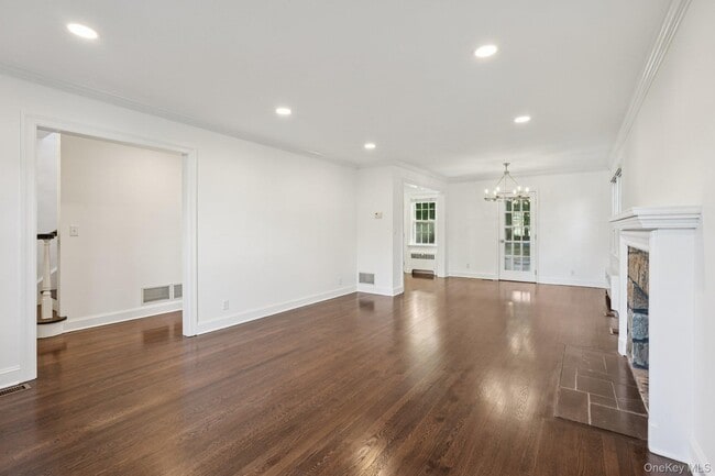 Foto del edificio - 71 Tamarack Rd