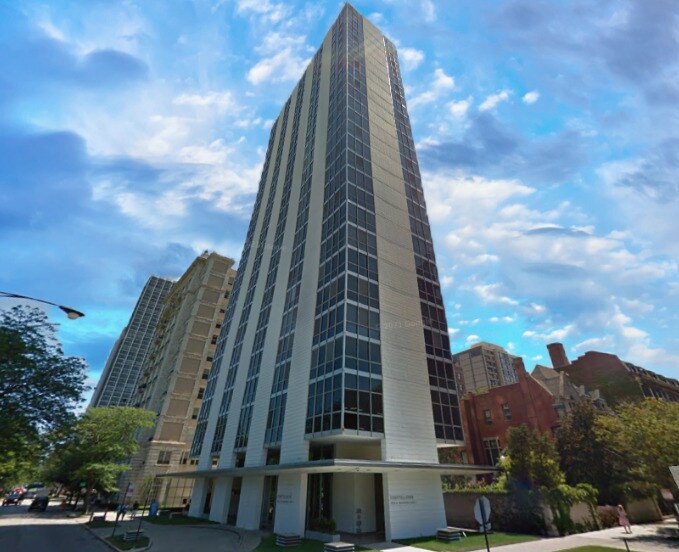 Primary Photo - 1555 N Dearborn Pkwy