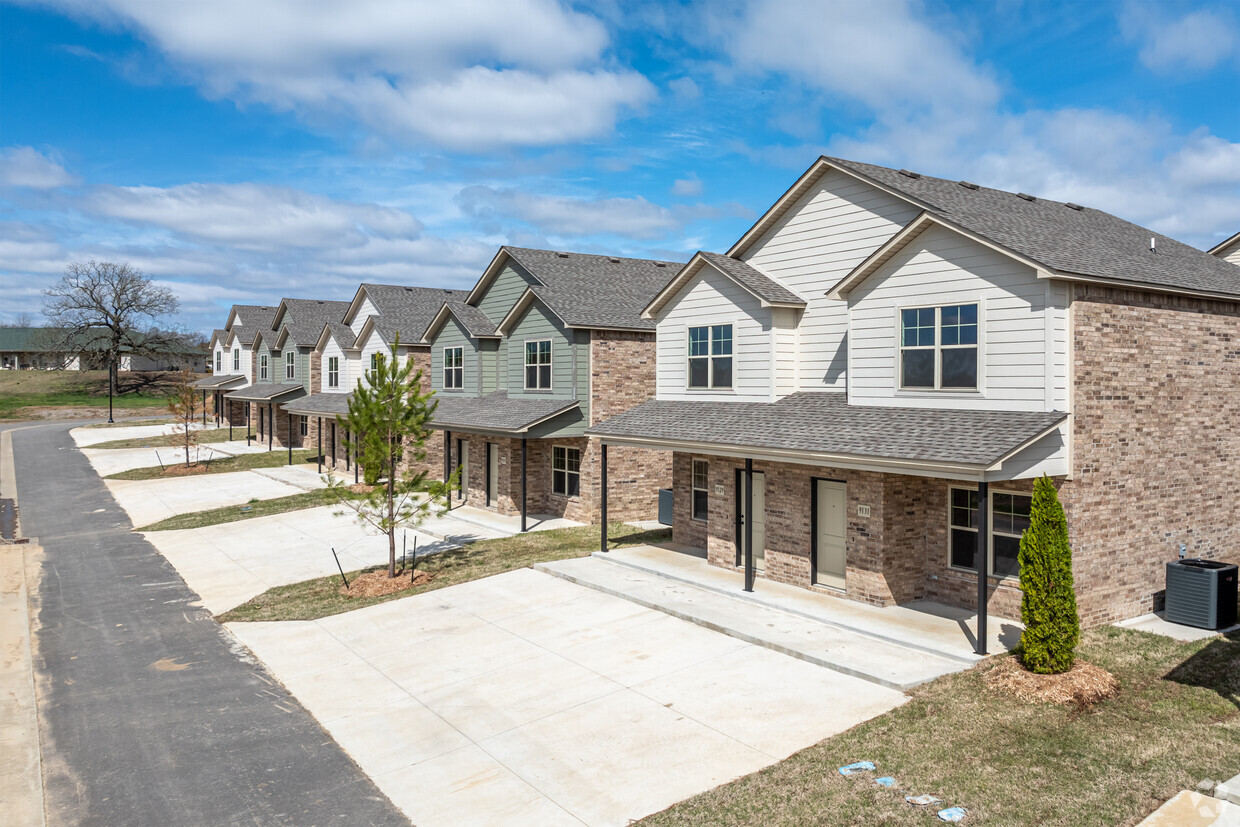 Primary Photo - Brookstone Place Townhouses