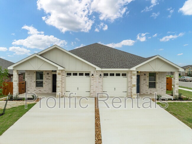 Building Photo - 5103 Rose Petal Ct