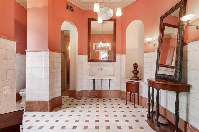 Foto del edificio - 816 St Ferdinand St