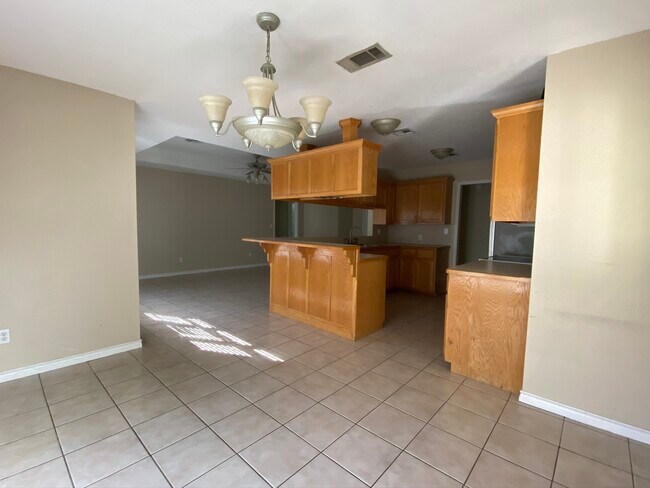 Foto del edificio - 221 W Chance Rd