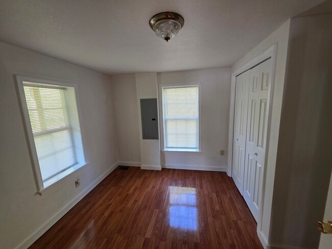 Foto del edificio - 1404 Cumberland Ave W