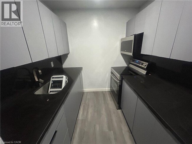 Photo du bâtiment - 5 King St N