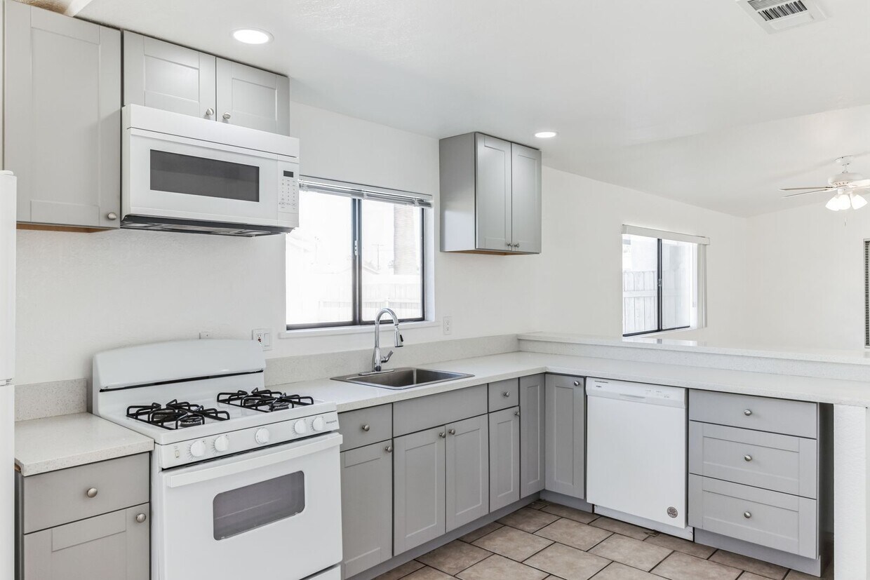 Foto principal - 78683 Ave 42