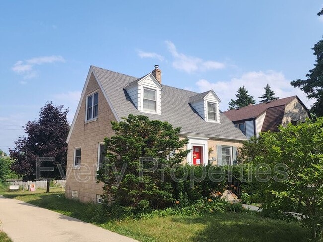 Building Photo - 4248 S Pine Ave