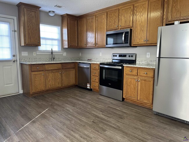 Building Photo - 219 West Wrasling Way