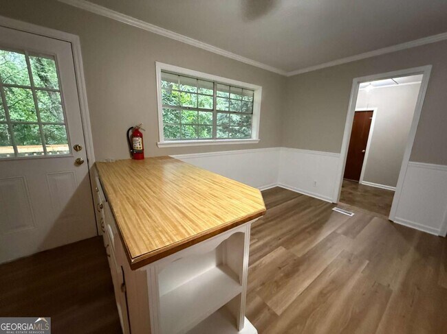 Building Photo - 3945 Fraser Cir