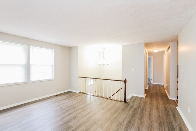 Building Photo - Beautiful Bi-Level Home!