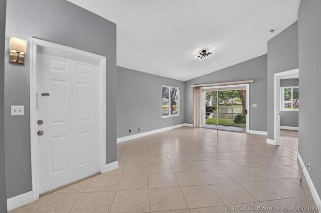 Building Photo - 9220A Vineland Ct