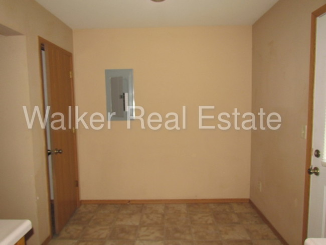 Building Photo - 20370 Skyview Dr