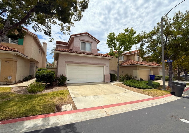 Building Photo - Updated Home with Modern Kitchen, Fireplace & Private Backyard