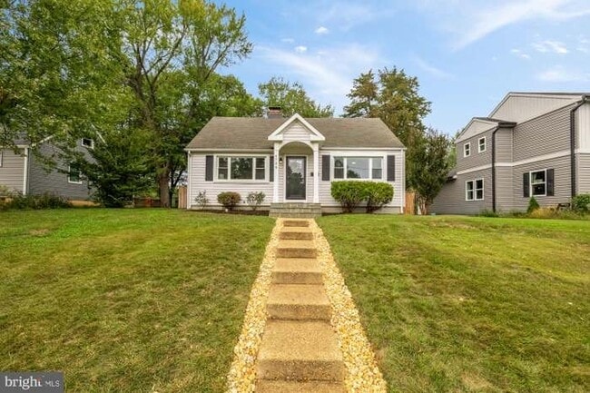 Building Photo - 6728 Barrett Rd