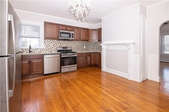 Building Photo - 376 Hope St