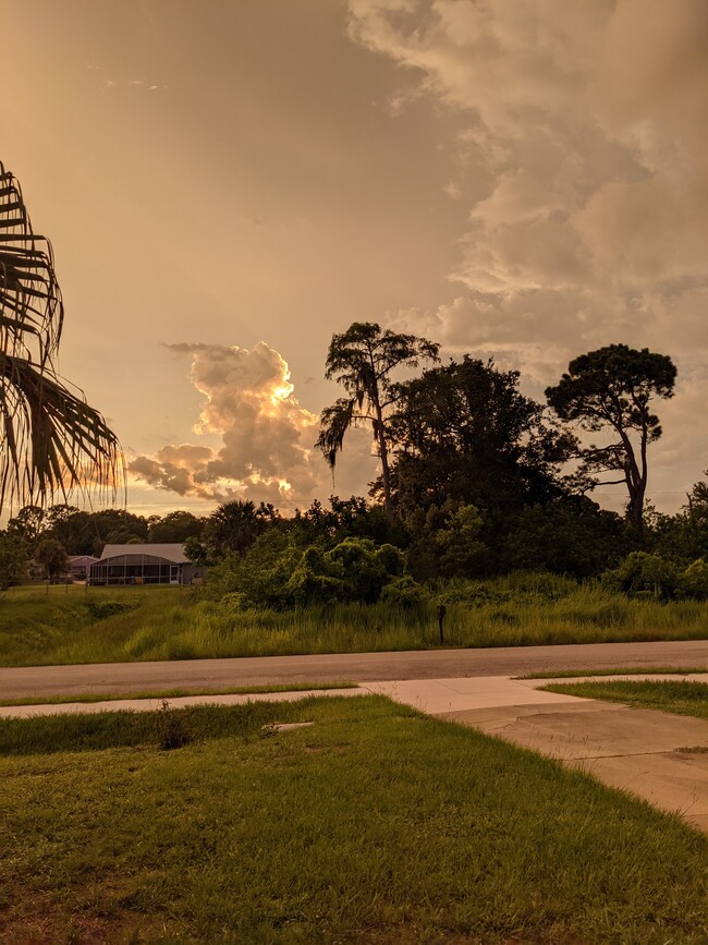 Foto del edificio - 1301 Zanzibar Rd SE