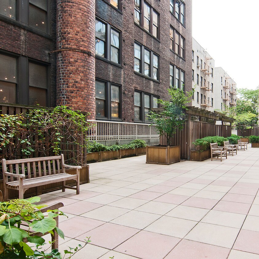 Primary Photo - 201 W 26th St