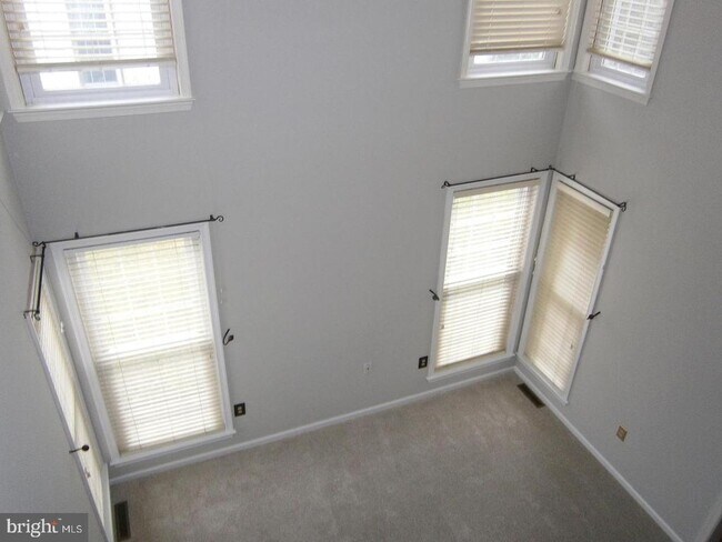 Building Photo - 118 Henning Dr