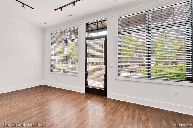 Foto del edificio - 431 S Eton St