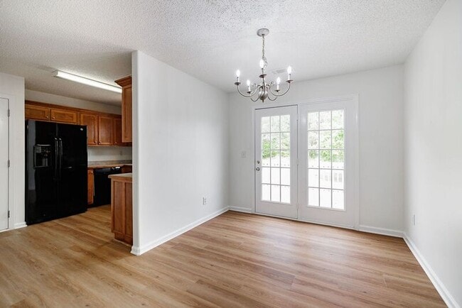 Building Photo - 20 Brittany Pointe Dr