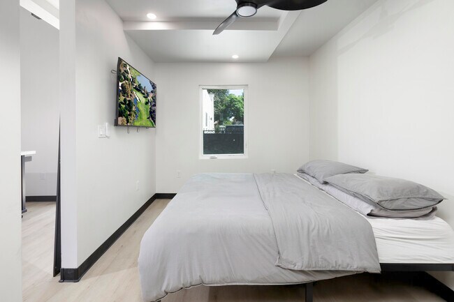 Foto del edificio - 5447 Lime Ave