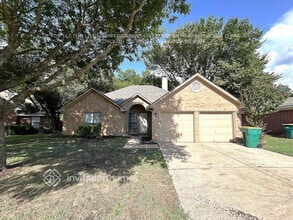 Building Photo - 803 Young Dr