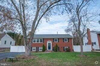 Building Photo - 7807 Hayfield Rd