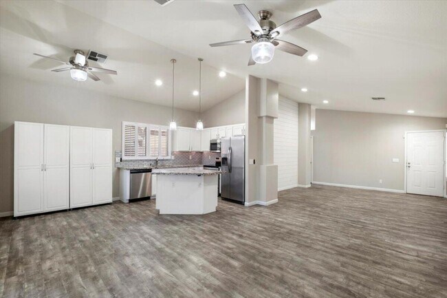 Building Photo - 4623 E Desert Wind Dr.