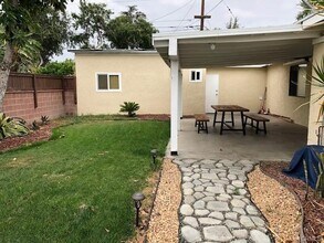 Building Photo - 501 S Courtney Ave