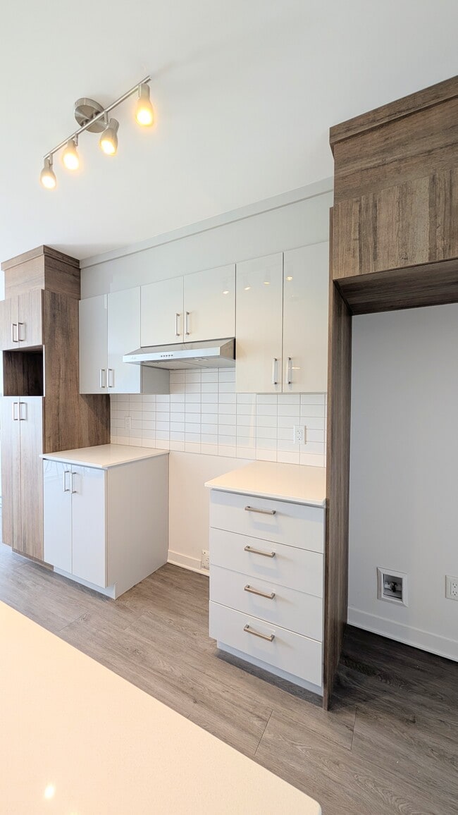 Building Photo - 350 rue Angele-Chartrand