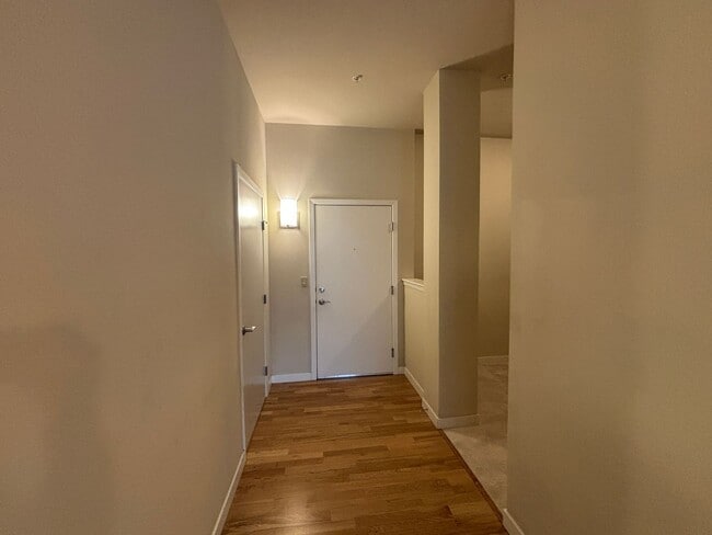 Building Photo - NEW Rental Rate! Modern Comfort Meets Prime Convenience in the Heart of Redmond’s Overlake (MOVE ...
