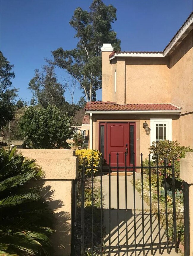 Building Photo - 24445 Darrin Dr