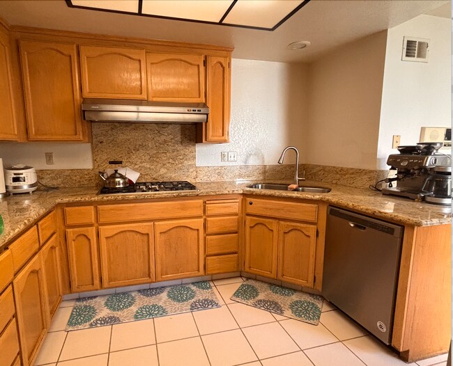 Building Photo - 1043 Quail Creek Cir