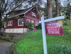 Building Photo - 7251 Maple Ave