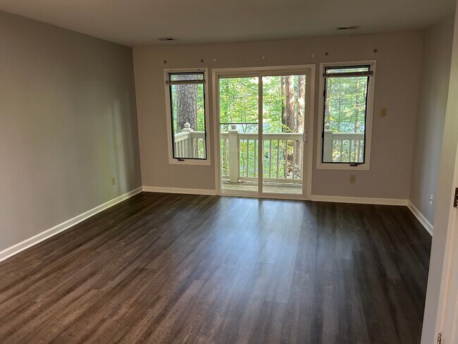 Sala de estar - 708 M.L.K. Jr Blvd
