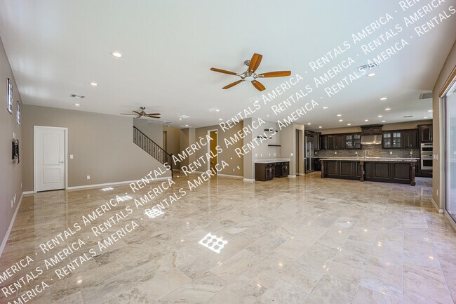 Foto del edificio - 5 Bedroom  5.5 bath in Chandler